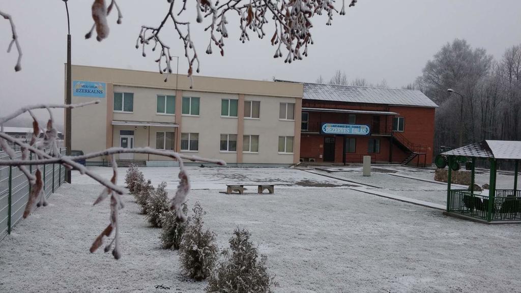 Viesu Maja Ezerkalns Hotel Krāslava Exterior foto