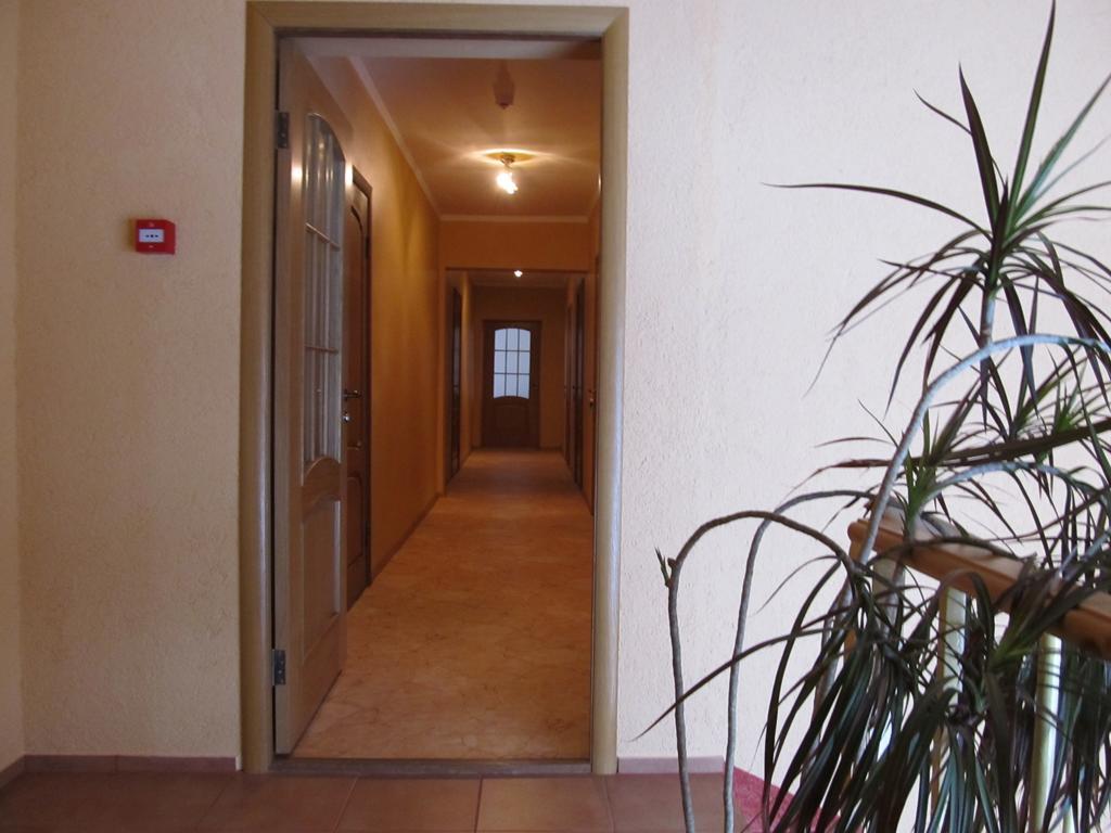 Viesu Maja Ezerkalns Hotel Krāslava Exterior foto