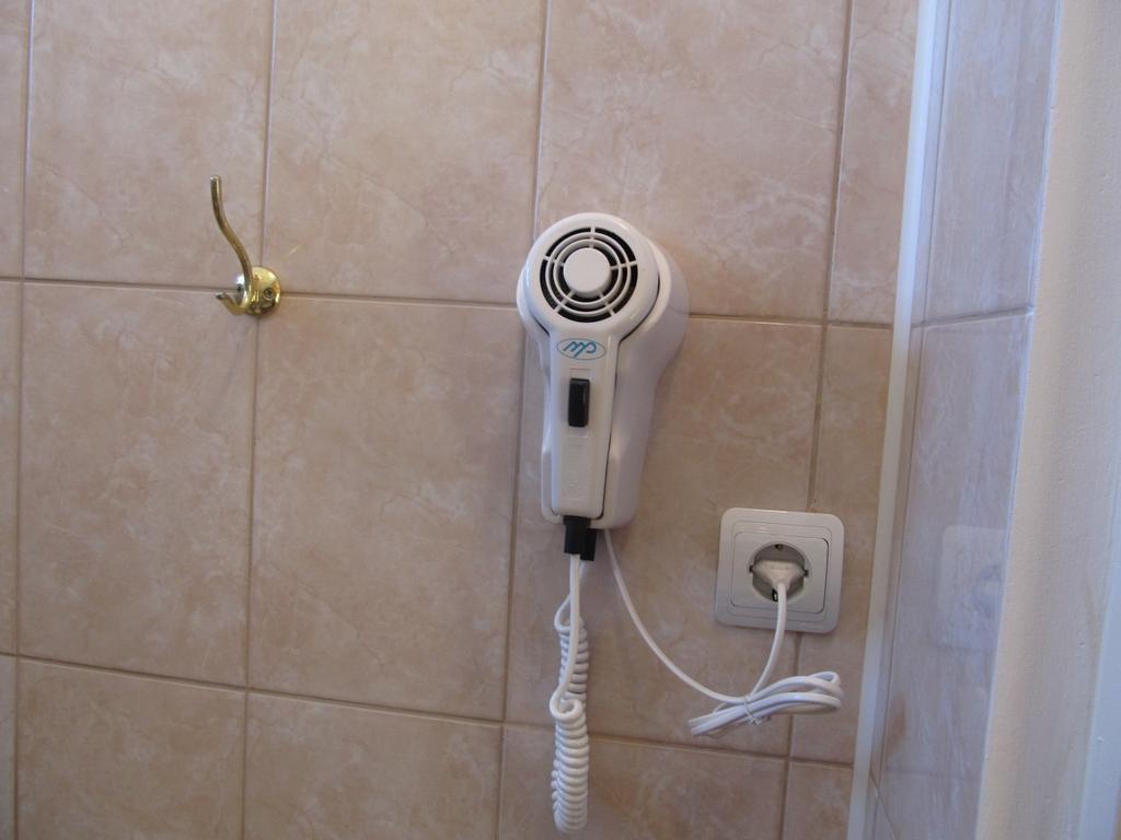 Viesu Maja Ezerkalns Hotel Krāslava Exterior foto